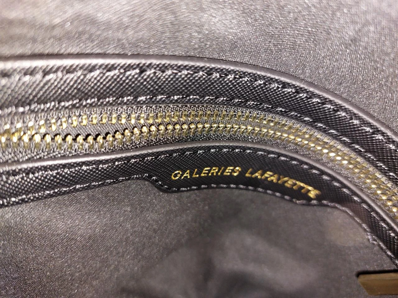 Sac à main Galeries Lafayette noir H14xl20 cm - Neuf – photo 6